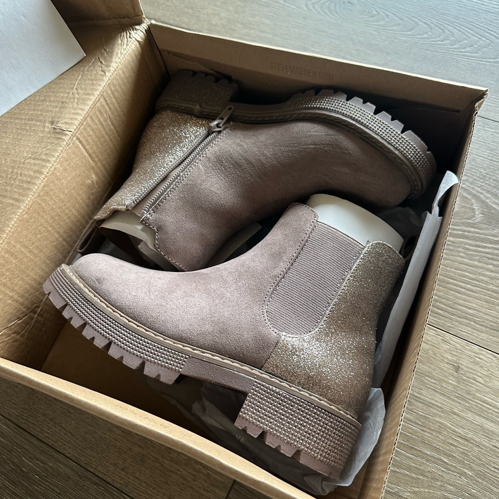 Steve Madden Taupe Ankle Boots